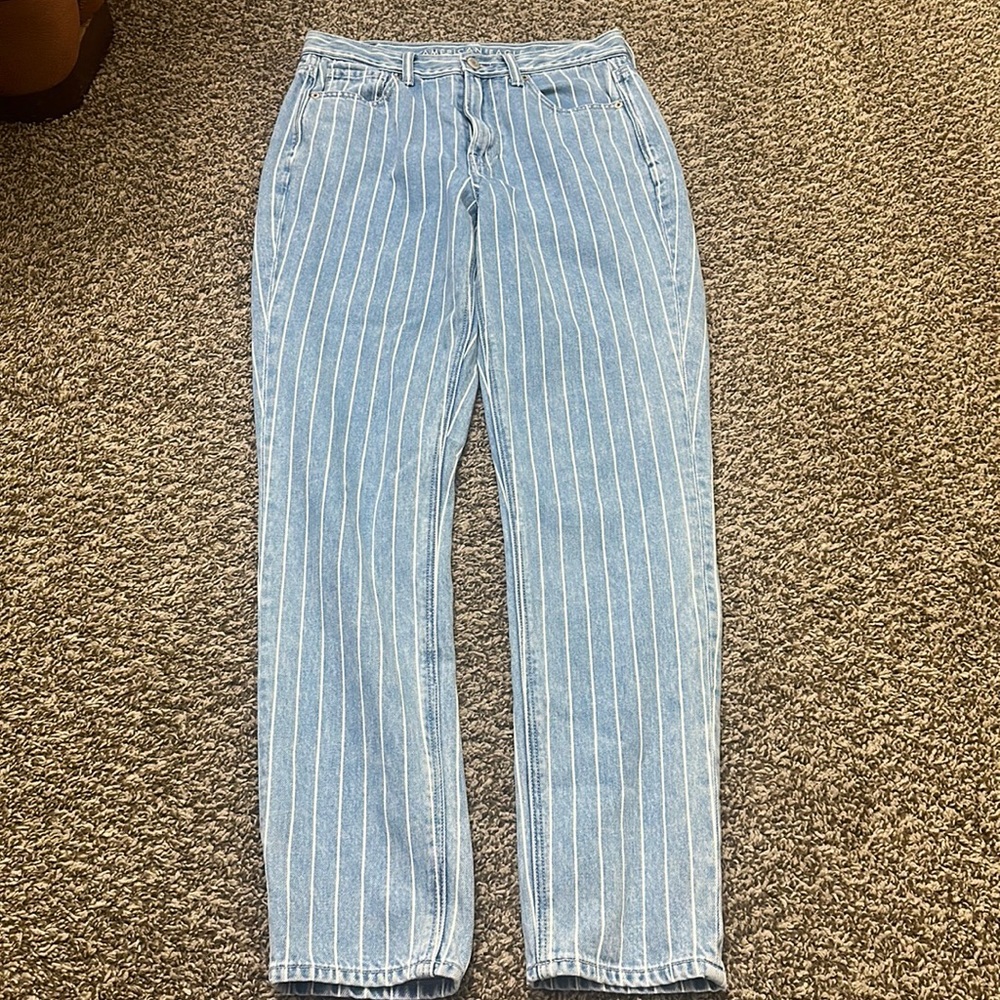 American Eagle High Rise Mom Jean 29” Size 2 Long